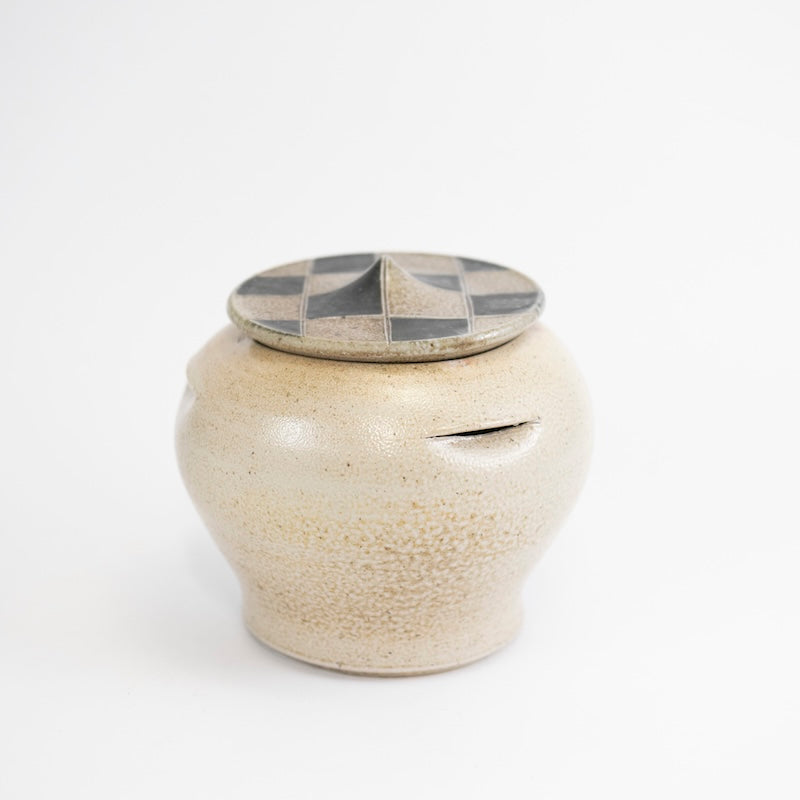 Checkerboard Garlic Keeper