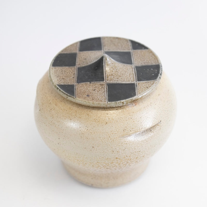 Checkerboard Garlic Keeper