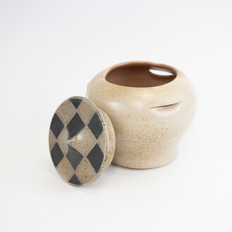 Checkerboard Garlic Keeper