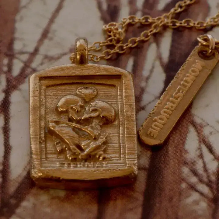 The Eternal Necklace in Bronze