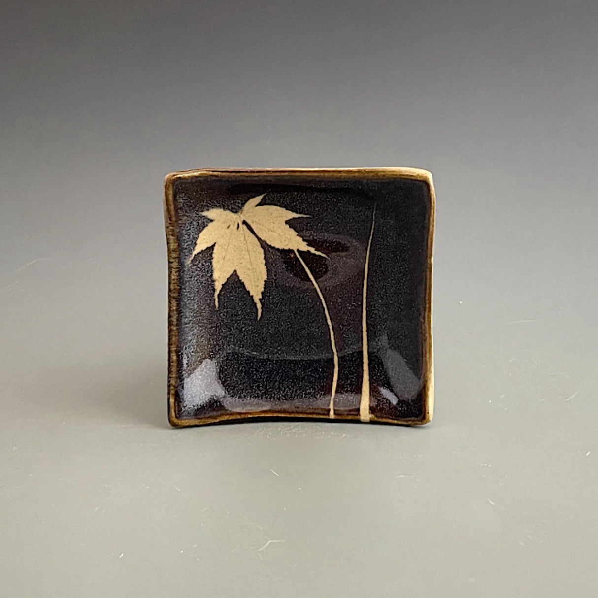 Dark Grass Soy Dish