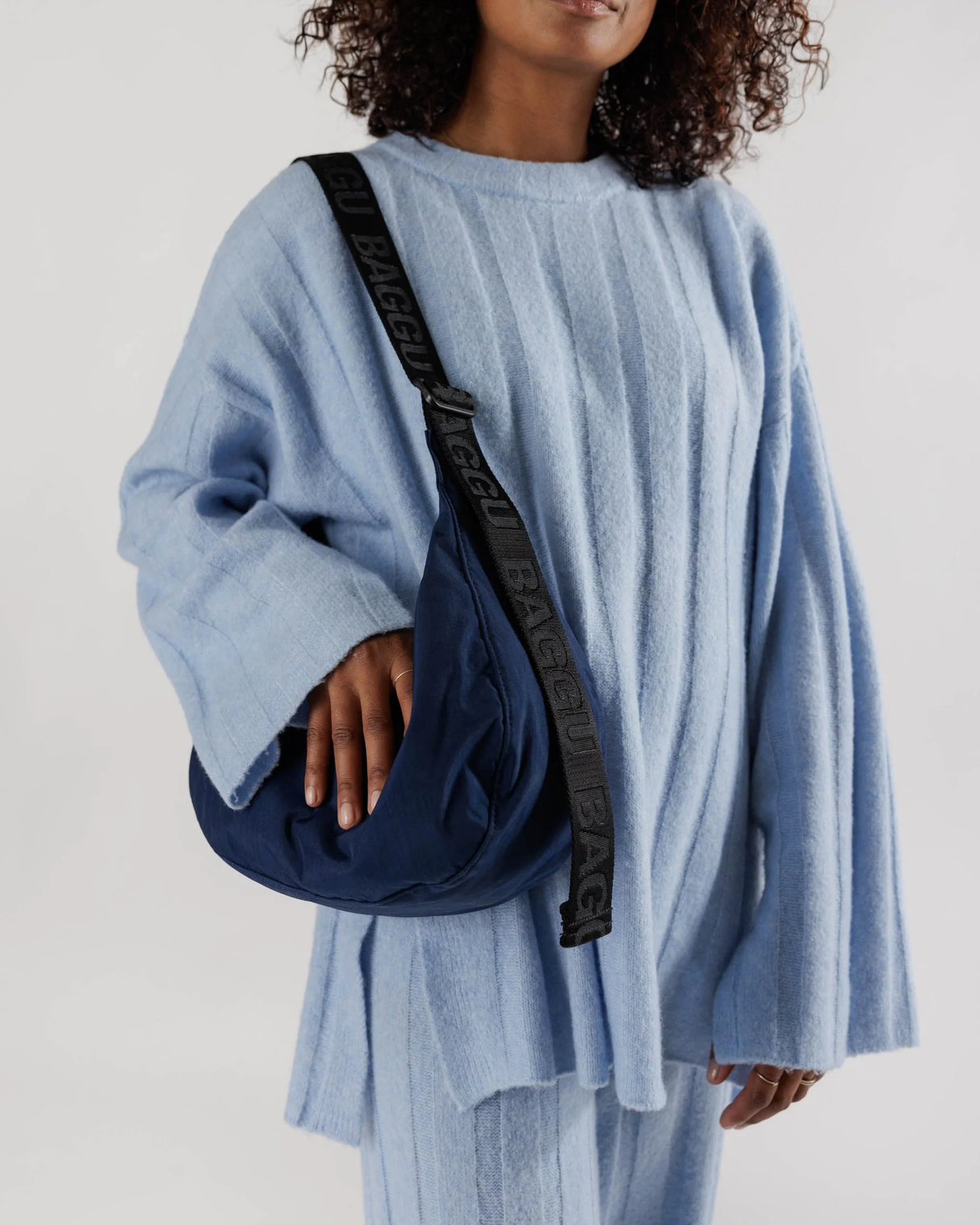 Bolso Crescent mediano en azul marino