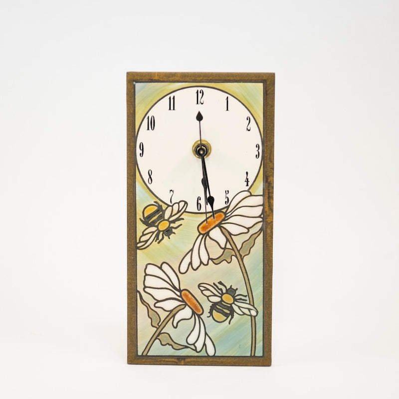 Cloquette alto con diseño de abeja margarita