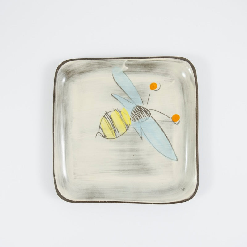 Plato cuadrado pequeño con forma de abeja