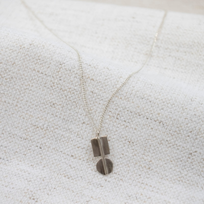 Collar de forma moderna