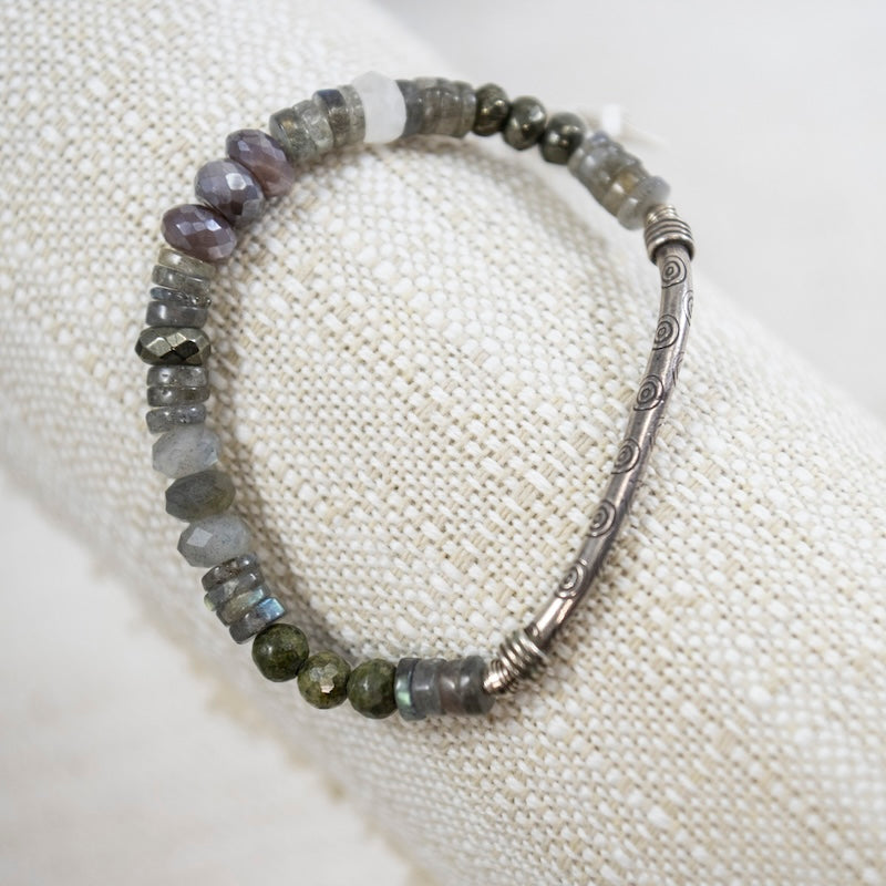 Heishi Labradorite Silver Stretch Bracelet