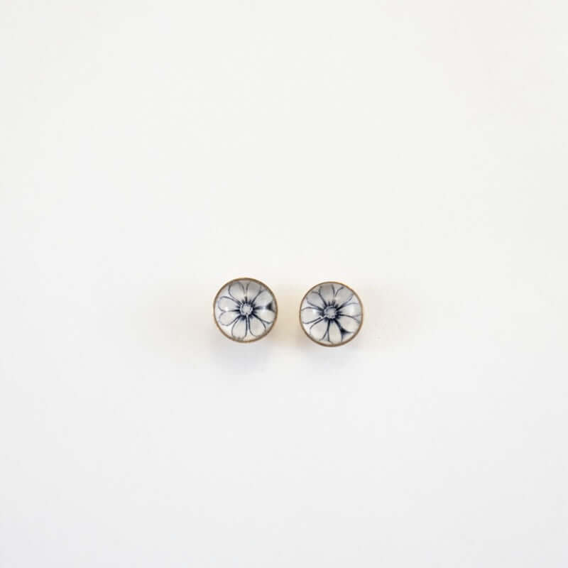 Black and White Flower Earrings at PINCH