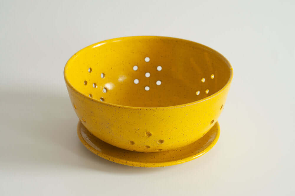 Large Berry Bowl with Saucer - Thumbnail 2