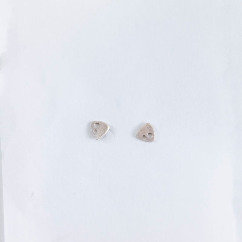 Suiza Triangle Stud Earrings