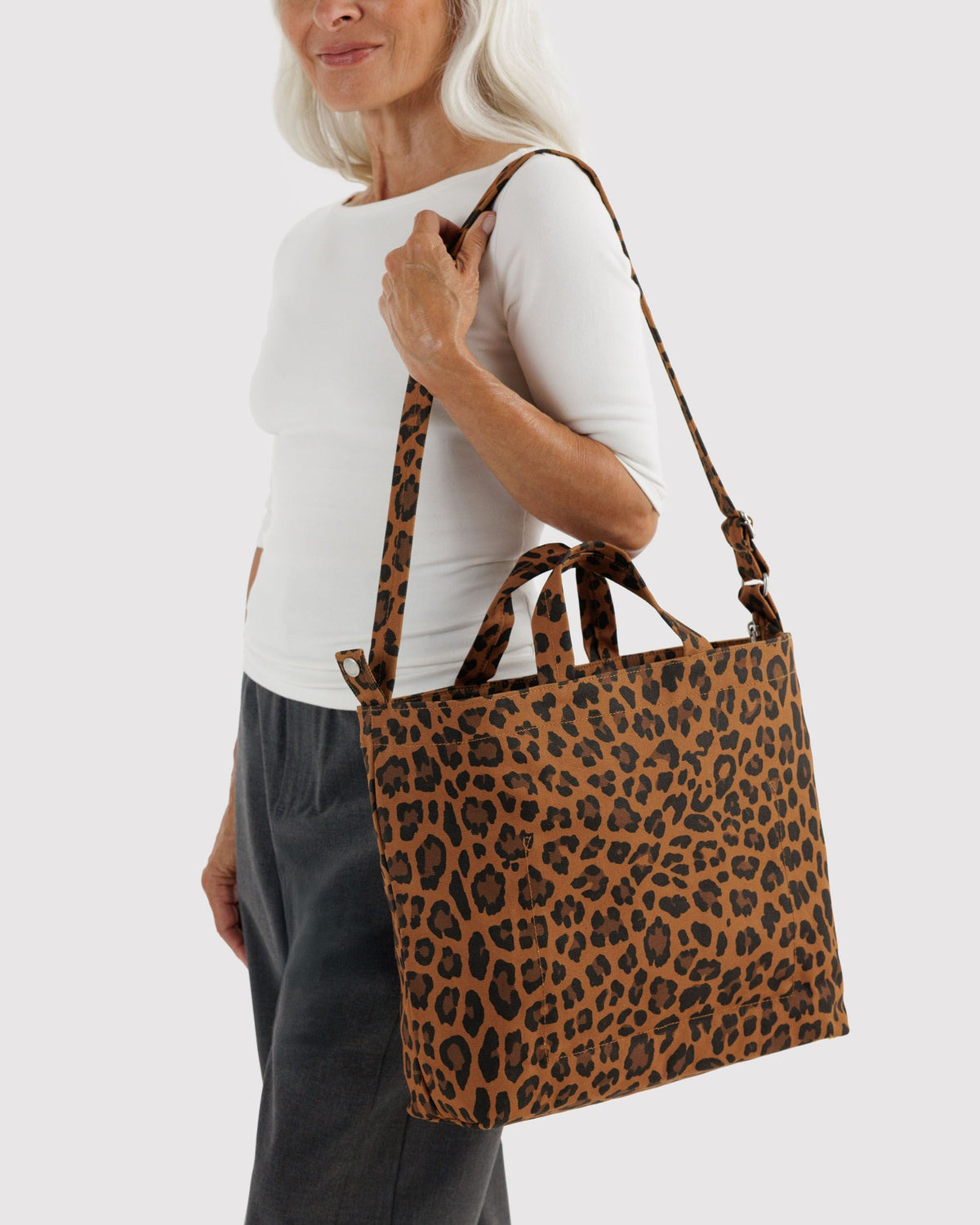 Horizontal Zip Duck Bag in Leopard