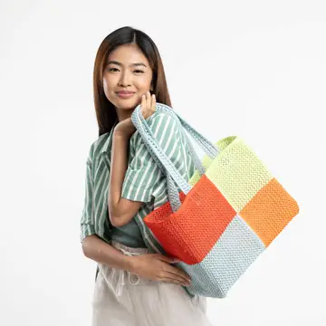 Quattro Raffia Beach Tote in Poppy Stone Blue