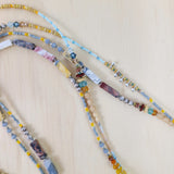 Collar de cuentas de vidrio vintage de mookaíta, apatita y cristal de Swarovski